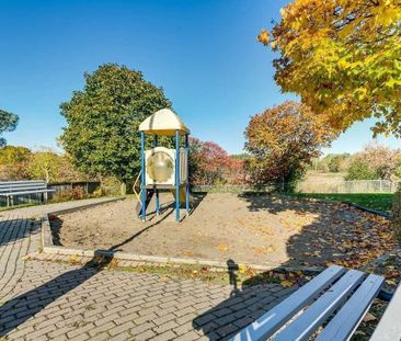 For Lease - 23 Lick Pond Way, Whitby, Ontario - Photo 4