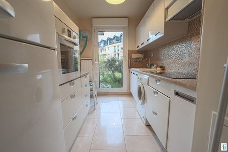 Location Appartement 2 pièces 47m² MONT ST AIGNAN 76130 - Photo 3