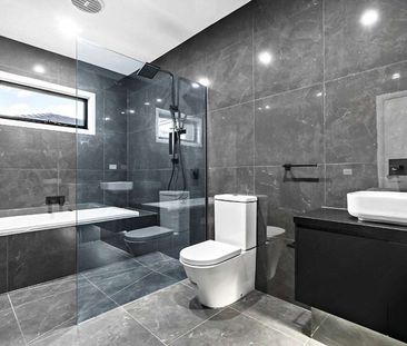 Stylish Townhouse with Premium Finishes in a Prime Location - Photo 6
