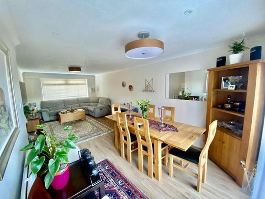 5 bedroom detached house to rent - Photo 1