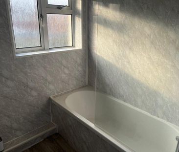 5 bedroom semi-detached house to rent - Photo 1