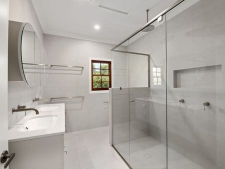 81 Victoria Terrace, Greenslopes QLD 4120 - House For Rent | Domain - Photo 3