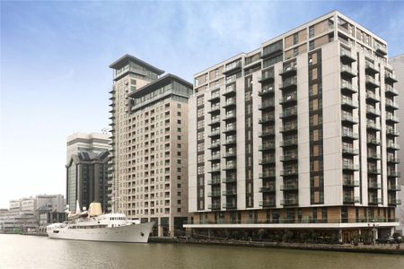 2 bedroom flat in 2 South Quay Square - Photo 3