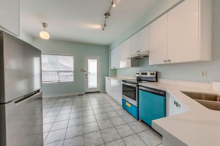 For Lease - 83 Bur Oak Avenue, Markham, Ontario - Photo 2