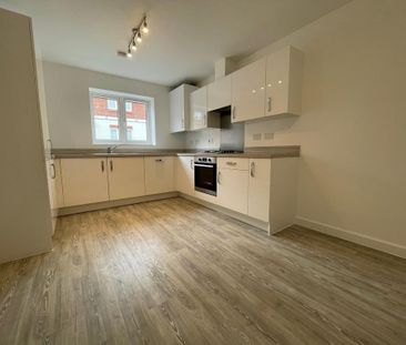 3 bedroom semi-detached house to rent - Photo 4