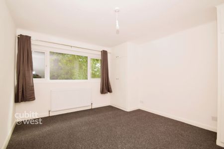 3 bedroom detached house to rent - Photo 4