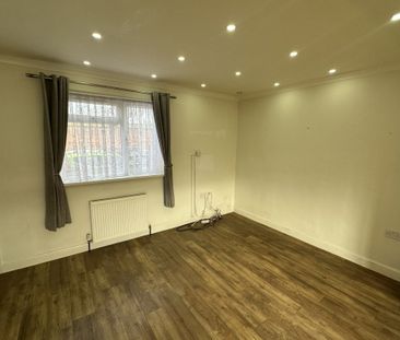 Dickens Avenue, GREAT YARMOUTH - Photo 4