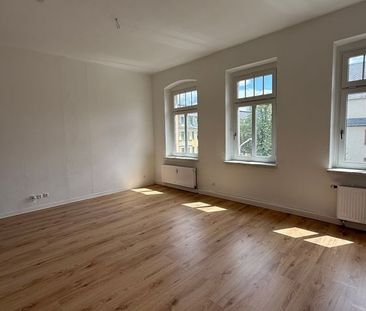 Neu Sanierte 4 Raum Wohnung mit kleinem Balkon in Zwickau Pölbitz a... - Photo 2
