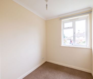 To Let 3 Bedroom Maisonette - Photo 4