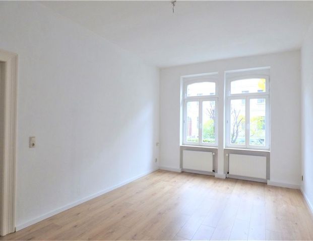 SINGLES AUFGEPASST! Ruhige 1 Raum Wohnung mit großer Wohnküche in Gohlis, Bad mit Fenster, Wanne - Foto 1