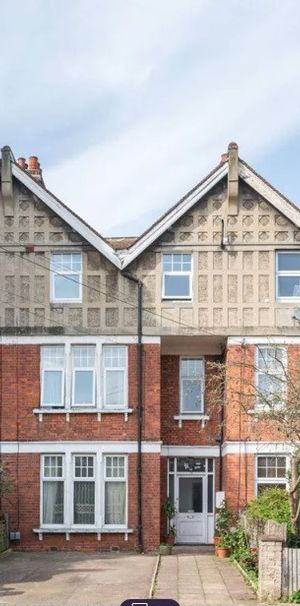 Conyers Road, SW16, London - Photo 1