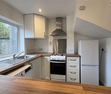 3 bedroom terraced house to rent - Photo 4