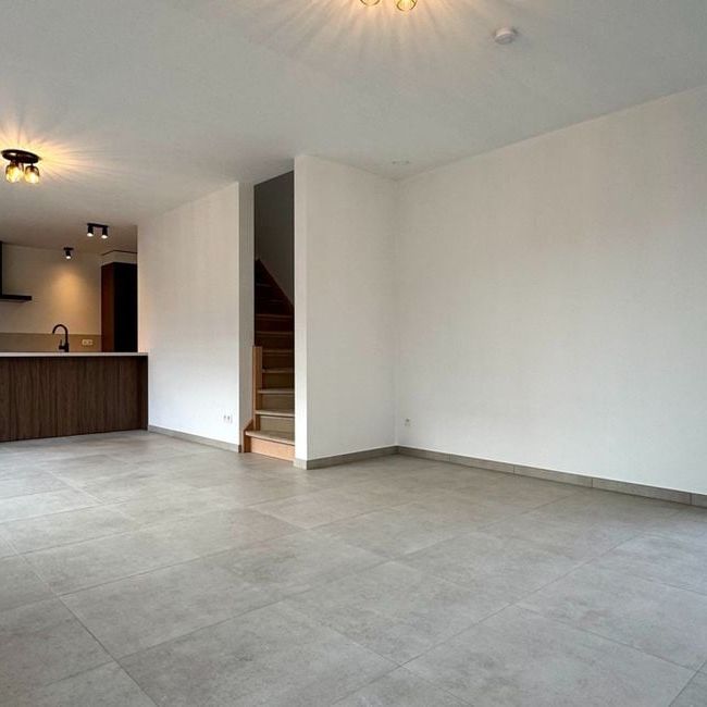 Woning te huur in Izegem voor € 1.300 met 3 slaapkamers - Photo 1