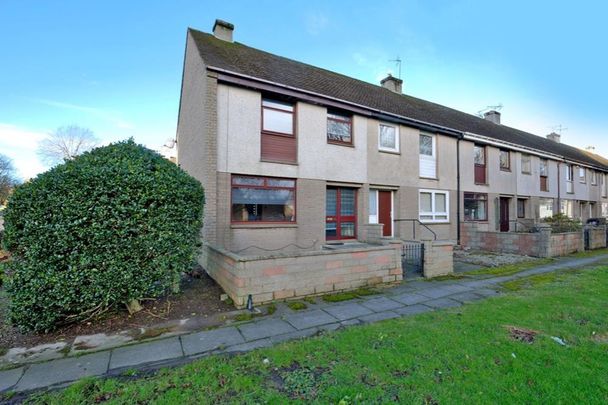 3 bedroom end of terrace house to rent - Photo 1