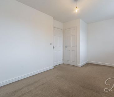 3 bedroom - Photo 3