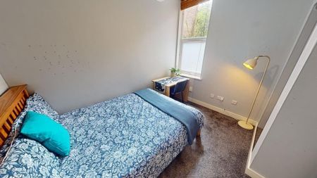 4 bedroom ground floor flat to rent - Photo 3