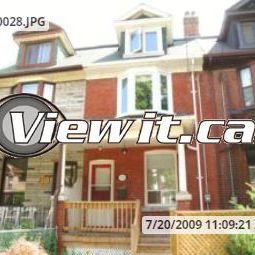 Large 3 Bedroom Upper Level Unit - Photo 3