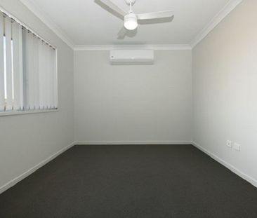 Modern 4 Bedroom Family Home with a Great Yard. - Photo 3