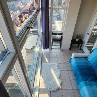 sub-penthouse 2 beds + den/solarium + balcony great location and view - Photo 3