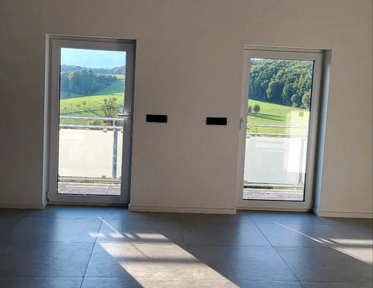 Lichtdurchflutete 4 ZKB mit Balkon Erstbezug ab 01.11.2025 - Photo 1