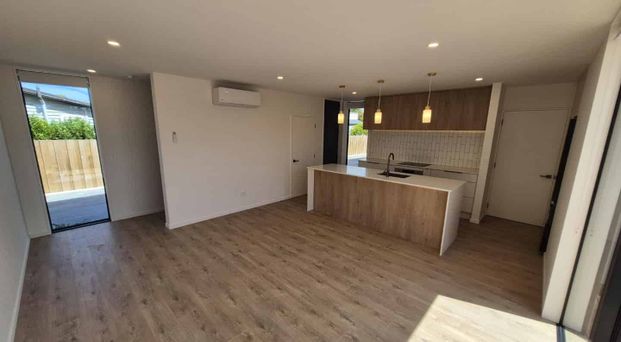 Stylish townhouse - Photo 1