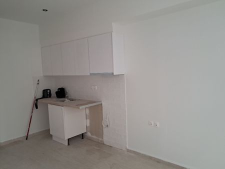 Studio/Γκαρσονιέρα για ενοικίαση Μοναστηράκι (Ιστορικό Κέντρο) - Photo 2