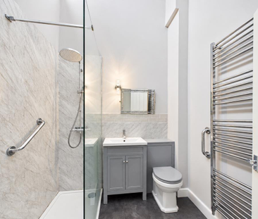 2 bedroom terraced house to rent - Photo 4
