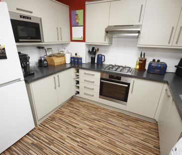 2 bedroom maisonette to rent - Photo 3