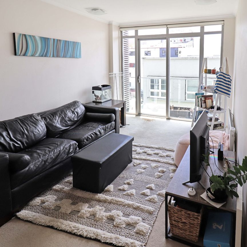 INNER CITY APARTMENT LIVING - Photo 1