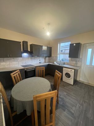 5 Bed Terraced House, Chippinghouse Road, S8 - Photo 1