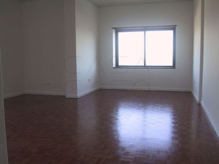 4 room luxury Flat for rent in Baixa de Setubal, Setúbal, Distrito de Setúbal - Photo 3