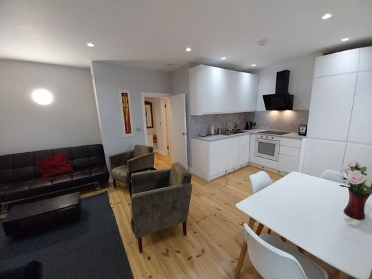 1 Bed Flat, Kings Court, NW6 - Photo 1