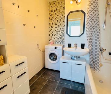 Hochwertig sanierte & möblierte 2-Zimmer-Wohnung mit atemberaubende... - Foto 1