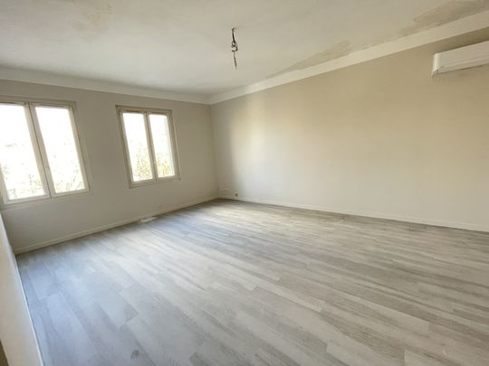 Location Appartement 4 pièces 101m² CARPENTRAS 84200 - Photo 1