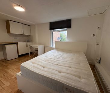 Studio Flat, Muswell Hill Broadway, N10 - Photo 2