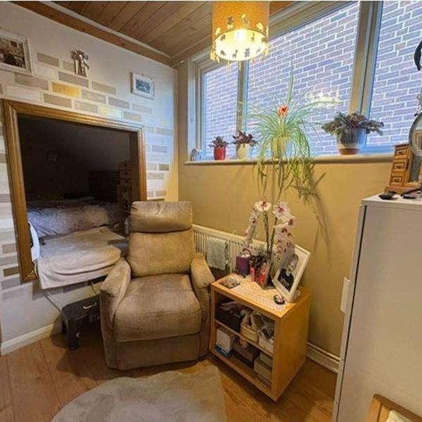 Hanworth Park, Feltham, TW13 - Photo 1