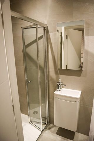 Studio Flat, Green Walk, NW4 - Photo 3