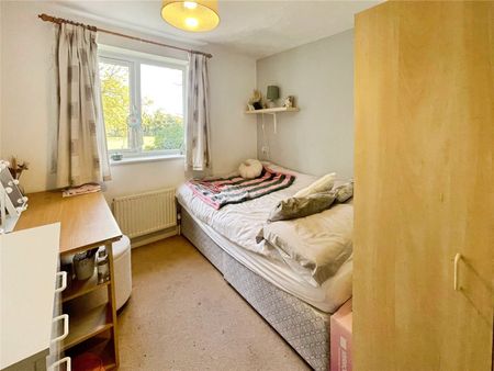 Nightingale Shott, Egham, Surrey, TW20 9SU - Photo 4