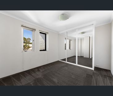 5/35 Mckell Street, Birchgrove, NSW 2041 - Photo 2