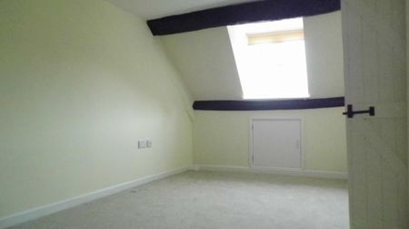 3 bedroom flat to rent - Photo 3