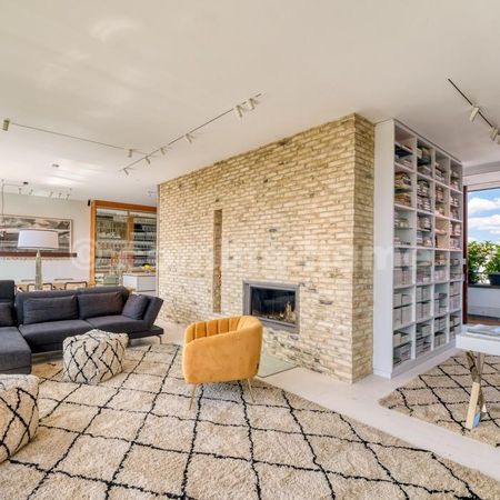 Fantastic Bohemian Home - Photo 5