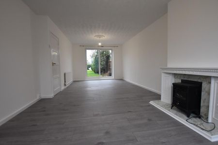 3 bedroom semi-detached house to rent - Photo 4