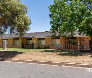 3/10 Henschke Avenue, Tolland NSW 2650 - Photo 1