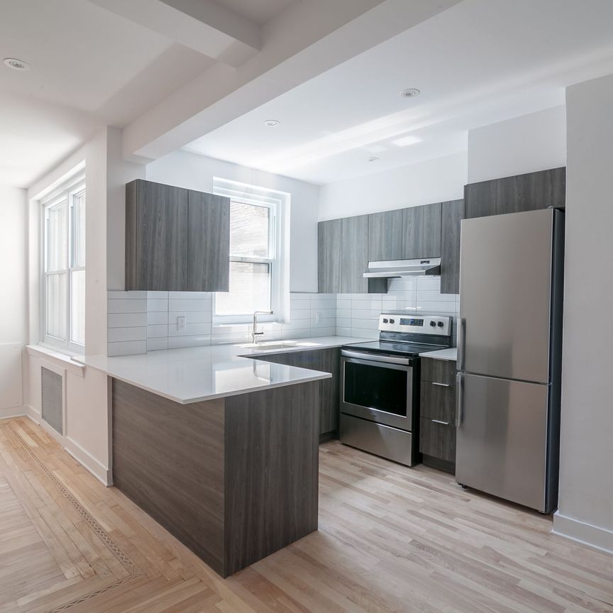 2105 Chomedey Street - Photo 1