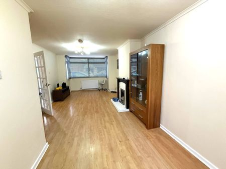 Four bedroom house ideal for working families- 2550 pcm - Photo 5