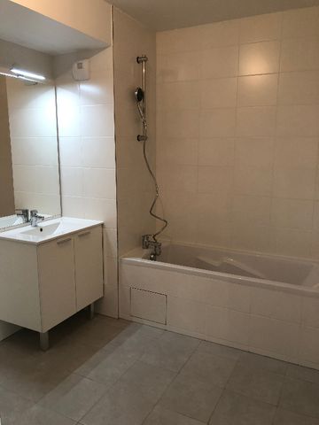 Location Appartement 3 pièces 61m² - Photo 3