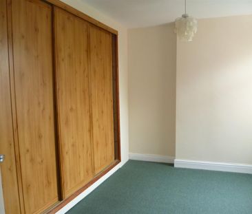 1 Bed Flat - Photo 1