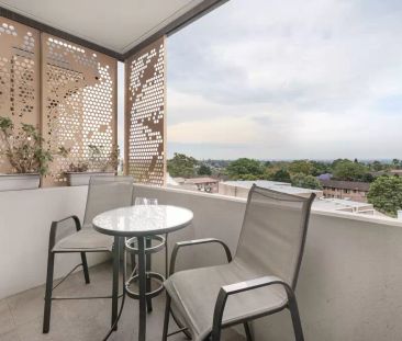 Stylish One-Bed Haven with Scenic Views - Photo 5