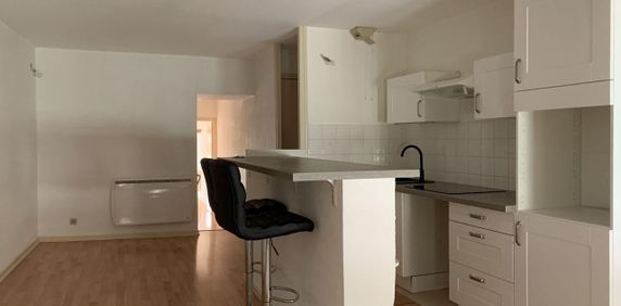Location Appartement 3 pièces 84m² CHABEUIL 26120 - Photo 2