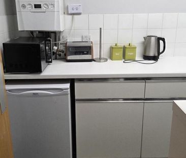 1 bedroom house of multiple occupation to rent - Photo 2